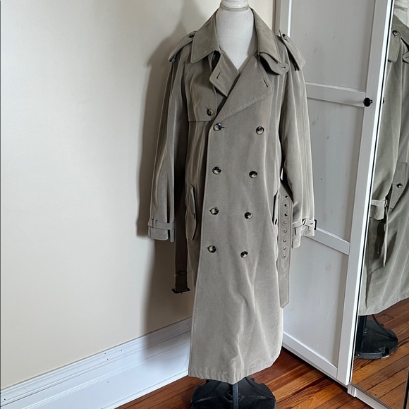 Vintage Hunt Club Double-Breasted Trench Coat | Men's Size 44 Reg | Khaki/Tan - Picture 2 of 8